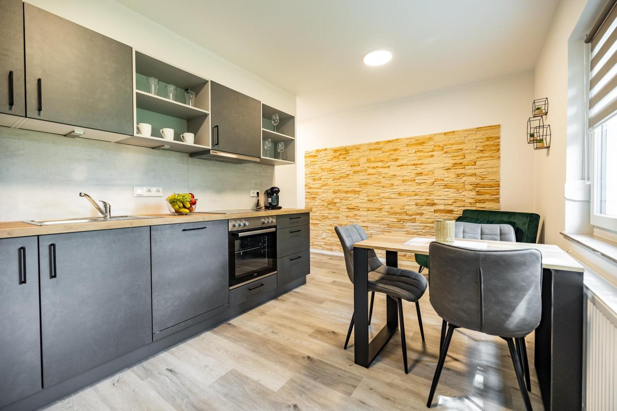 Eifelcomfort Modernes Apartment In Zentraler Lage Pruem Bagian luar foto